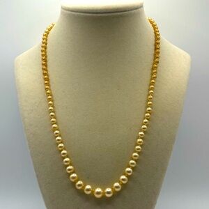 1970’s Vintage Champagne Glass Pearl Pearlustre Necklace